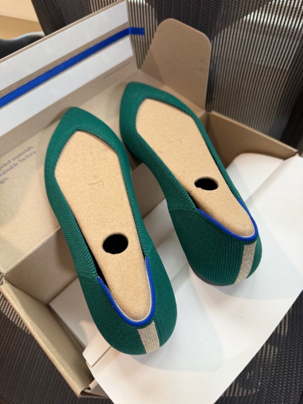 Rothy’s The Point Dark Emerald Flats Size 9 With Box - Picture 4 of 6